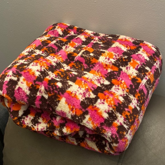 Vera Bradley Bedding Vera Bradley Blanket Throw Houndstooth Tweed